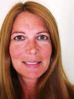 Lynne Glennon Headshot